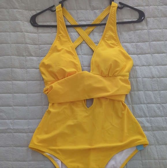 Cupshe One-Piece Swim Suit - Picture 4 of 4